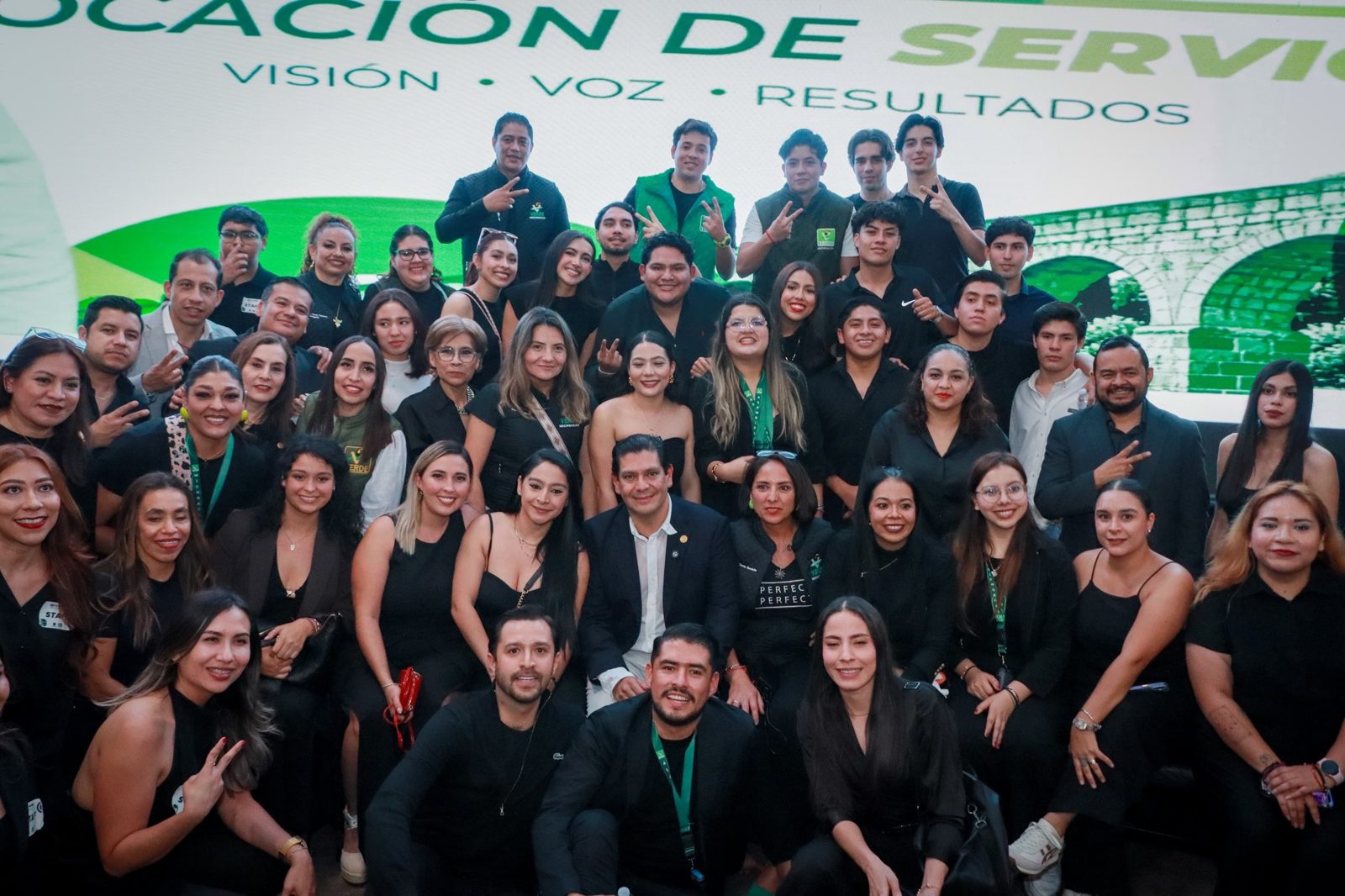 Fernando Chagolla con el equipo del Partido Verde Michoacán
